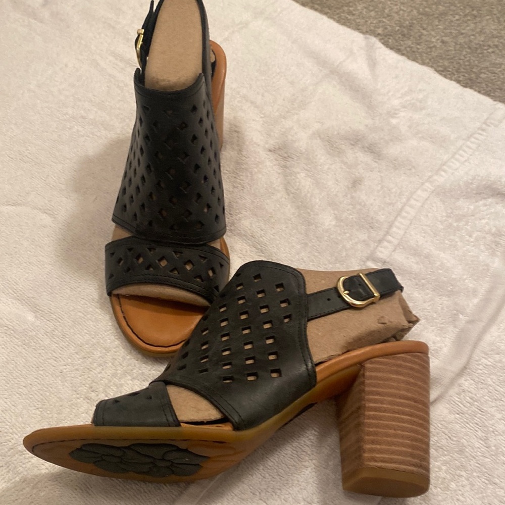Born Havana Black sandals size 8